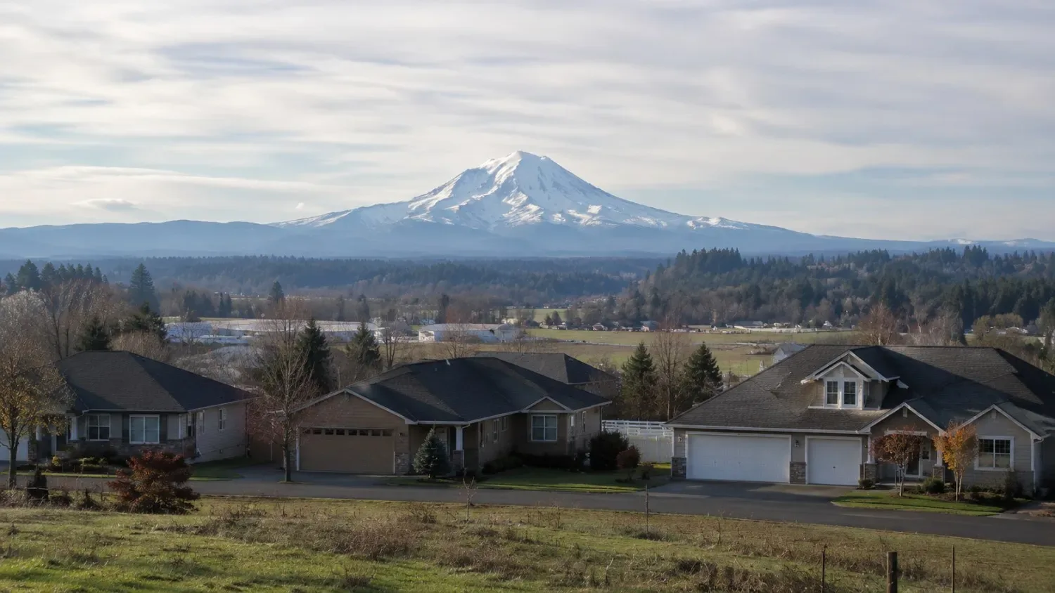 Puyallup, WA valley homes with Mount Rainier, served by Westside Comfort Solutions